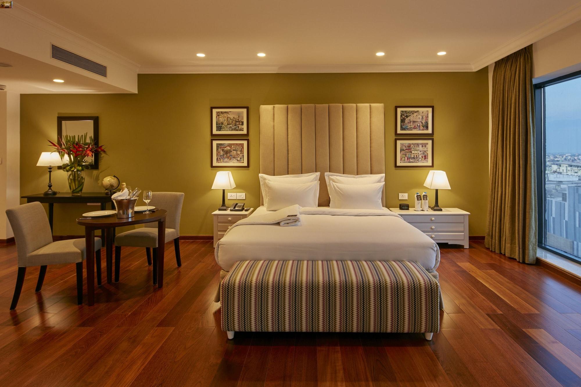 The Waverly Hotel & Residences Bangalore Exteriör bild