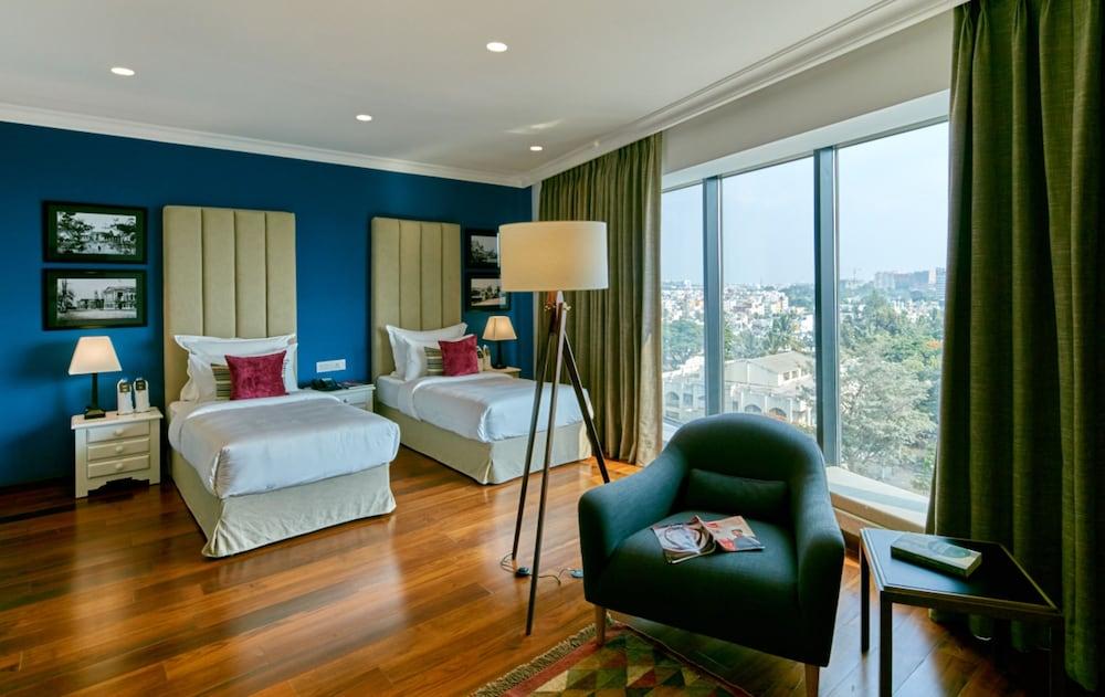 The Waverly Hotel & Residences Bangalore Exteriör bild